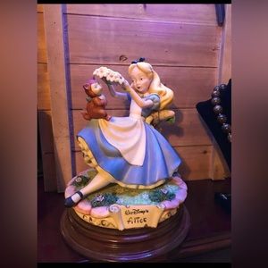 Alice in Wonderland by Enzo Arzenton for the Capodimonte collection